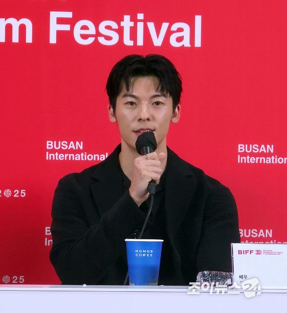 배우 허광한이 제30회 부산국제영화제 초청작 '타년타일' 기자간담회에서 질의응답에 응하고 있다. [사진=조이뉴스24 DB]