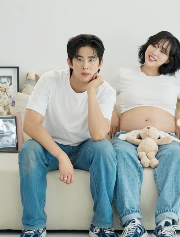 손민수-임라라 부부가 만삭 사진을 촬영하고 있다. [사진=임라라 인스타그램]