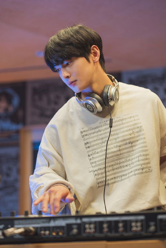 배우 차은우가 영화 '퍼스트 라이드'에서 열연하고 있다. [사진=(주)쇼박스]