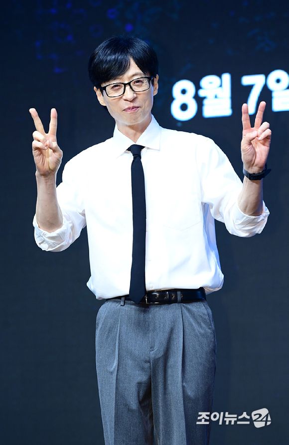 방송인 유재석이 6일 서울 여의도 콘래드 호텔에서 진행된 디즈니+ 오리지널 예능 '더 존: 버텨야 산다 시즌3' 제작발표회에 참석하고 있다. [사진=정소희 기자]