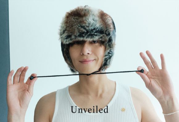박서준 프리미엄 포토북 Unveiled(언베일드) [사진=어썸이엔티, 박서준 프리미엄 포토북 'Unveiled']