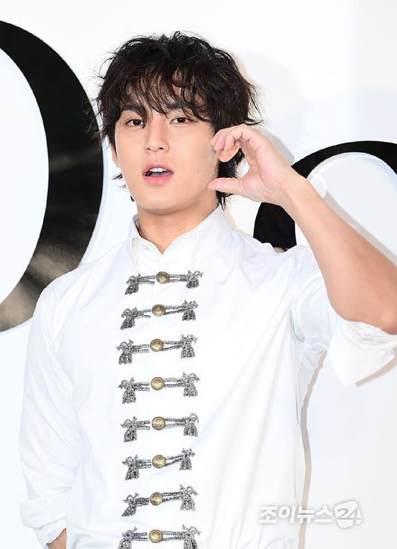 세븐틴 민규가 7일 오후 서울 성동구 성수동에서 열린 디올 포토콜 행사에 참석하고 있다. [사진=정소희 기자]