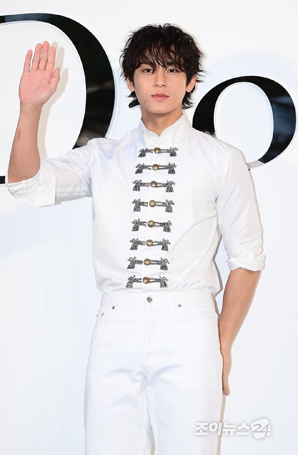 세븐틴 민규가 7일 오후 서울 성동구 성수동에서 열린 디올 포토콜 행사에 참석하고 있다. [사진=정소희 기자]