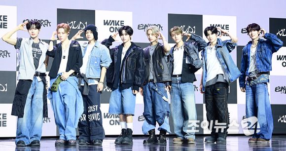 그룹 알파드라이브원이 12일 오후 서울 용산구 블루스퀘어 SOL트래블홀에서 열린 알파드라이브원(ALPHA DRIVE ONE) 첫 번째 데뷔 미니 1집 'EUPHORIA'(유포리아) 발매 기념 쇼케이스에 참석하고 있다. [사진=정소희 기자]