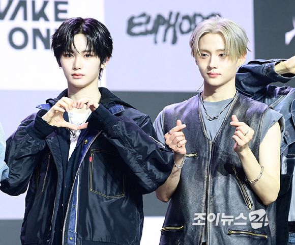 그룹 알파드라이브원 안신-상원이 12일 오후 서울 용산구 블루스퀘어 SOL트래블홀에서 열린 알파드라이브원(ALPHA DRIVE ONE) 첫 번째 데뷔 미니 1집 'EUPHORIA'(유포리아) 발매 기념 쇼케이스에 참석하고 있다. [사진=정소희 기자]