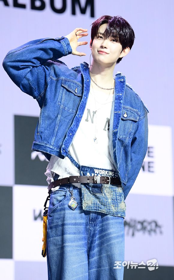 그룹 알파드라이브원 건우가 12일 오후 서울 용산구 블루스퀘어 SOL트래블홀에서 열린 알파드라이브원(ALPHA DRIVE ONE) 첫 번째 데뷔 미니 1집 'EUPHORIA'(유포리아) 발매 기념 쇼케이스에 참석하고 있다. [사진=정소희 기자]