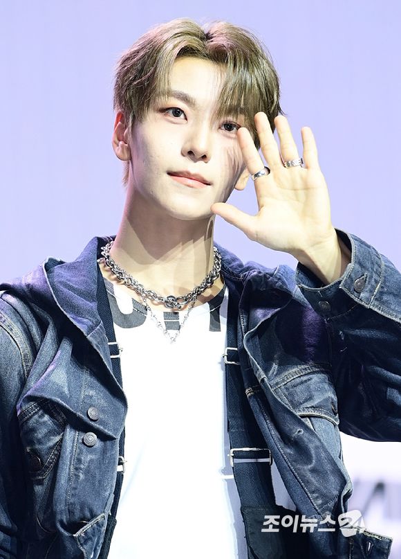 그룹 알파드라이브원 씬롱이 12일 오후 서울 용산구 블루스퀘어 SOL트래블홀에서 열린 알파드라이브원(ALPHA DRIVE ONE) 첫 번째 데뷔 미니 1집 'EUPHORIA'(유포리아) 발매 기념 쇼케이스에 참석하고 있다. [사진=정소희 기자]