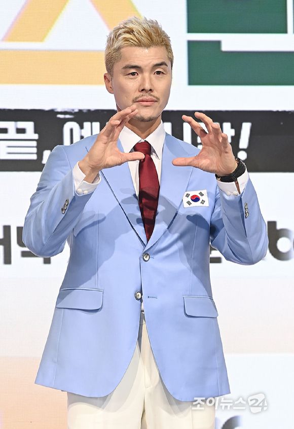 전 축구선수 김영광이 14일 서울 여의도 페어몬트 앰배서더 서울에서 열린 JTBC 신규 예능 '예스맨' 제작발표회에서 포즈를 취하고 있다. [사진=곽영래 기자]