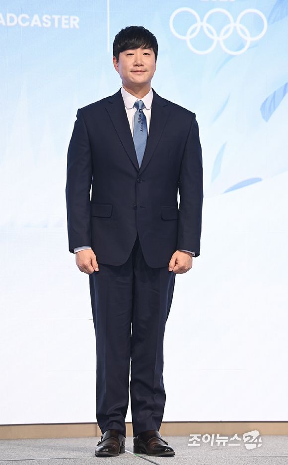 배성재 아나운서가 14일 서울 여의도 페어몬트 앰배서더 서울에서 열린 JTBC '2026 밀라노 코르티나 동계올림픽' 기자간담회에서 포즈를 취하고 있다. [사진=곽영래 기자]