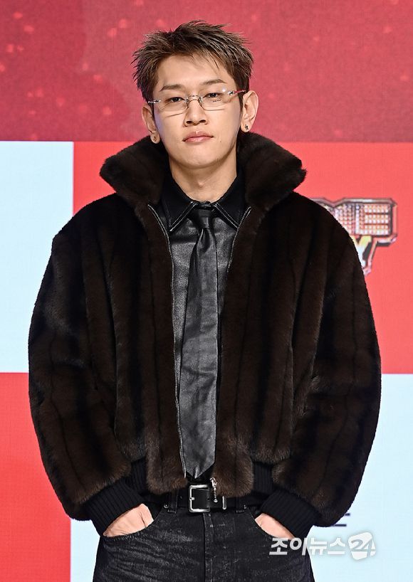 가수 크러쉬가 15일 서울 강남구 엘리에나 호텔에서 열린 Mnet '쇼미더머니12' 제작발표회에서 포즈를 취하고 있다. [사진=곽영래 기자]