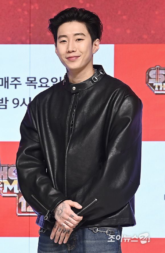 래퍼 박재범이 15일 서울 강남구 엘리에나 호텔에서 열린 Mnet '쇼미더머니12' 제작발표회에서 포즈를 취하고 있다. [사진=곽영래 기자]