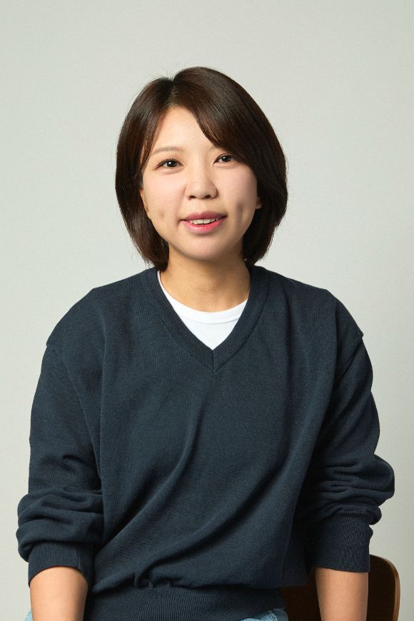 김은지PD가 16일 서울 모처에서 넷플릭스 예능 '흑백요리사2' 종영 기념 인터뷰에서 포즈를 취하고 있다. [사진=넷플릭스]