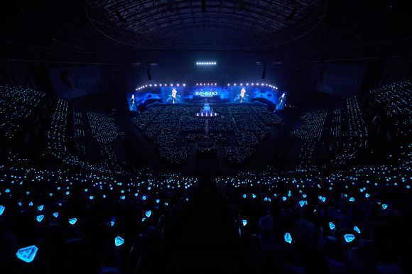 가수 임영웅이 '2026 전국투어 콘서트 'IM HERO' 서울 콘서트에서 팬들을 만나고 있다. [사진=물고기뮤직]