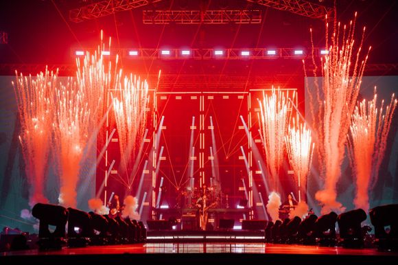 데이식스가 데뷔 10주년 기념 투어 'DAY6 10th Anniversary Tour ' The DECADE '' 홍콩 콘서트를 통해 팬들을 만나고 있다. [사진=JYP엔터테인먼트, kenneviaphotography]