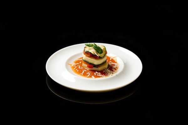 세바스티아노 쟌그레고리오 셰프의 ‘여름 쥬키니 파르미지아나’ /롯데호텔앤리조트 제공