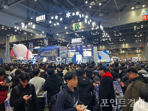 일산 KINTEX에서 개최된 AGF 2025 '승리의 여신: 니케' 부스 (포인트경제)