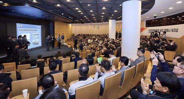 SKT, 협력사와 한데 모여 ‘안전 우선’ 다짐 /SK텔레콤 제공