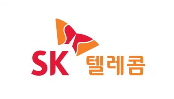 SK텔레콤 해킹 사고 이후 자사 서비스를 해지한 고객 수가 40만명을 넘어서며, 이동통신 시장에 충격이 확산되고 있다.