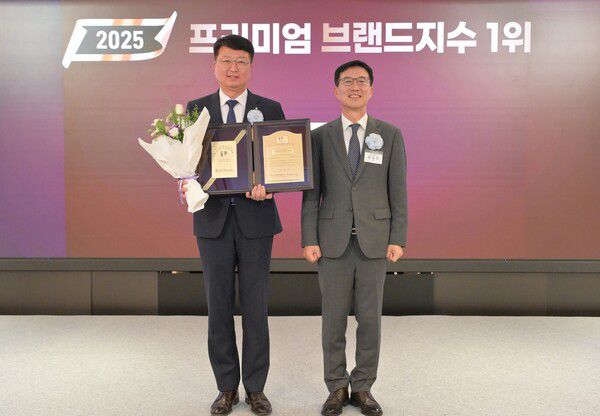 박용권 신한은행 PWM영업본부장(왼쪽)과 문동민 한국표준협회장