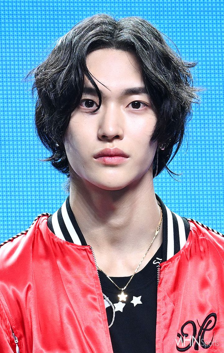 원빈 '잘생긴거 축하해요'