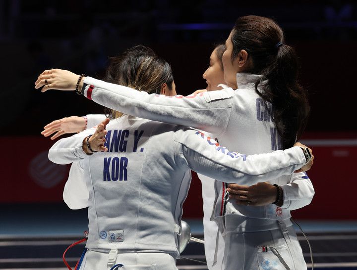 한국 여자 펜싱 대표팀, 연합뉴스