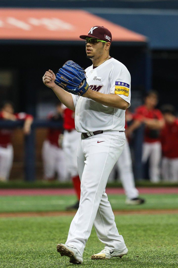 키움 선발 아리엘 후라도는 시즌 10승을 수확하며 팀 4연승을 이끌었다. [키움 히어로즈 제공]