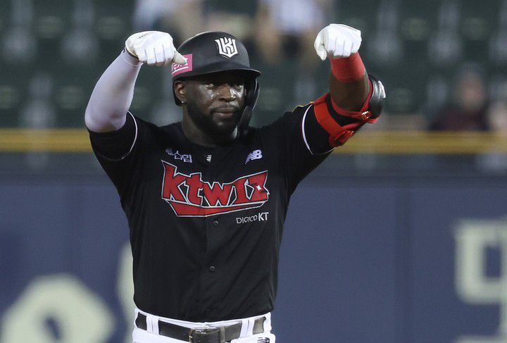 kt가 4회 1사 2루서 알포드의 2-1 결승타에 힘입어 승리했다. (연합뉴스)