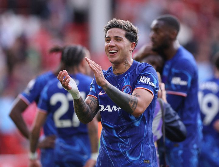 26일 노팅엄 포레스트와 경기에서 승리해 다음 시즌 유럽축구연맹(UEFA) 챔피언스리그(UCL) 진출이 확정되자 기뻐하는 첼시의 엔조 페르난데스