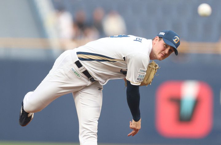 30일 창원NC파크에서 펼쳐진 한화와 경기에 NC 선발투수로 나선 라일리 톰슨