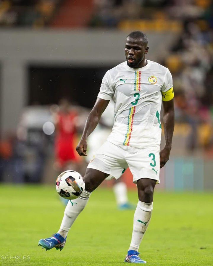 세네갈 국가대표 축구 팀 주장 칼리두 쿨리발리