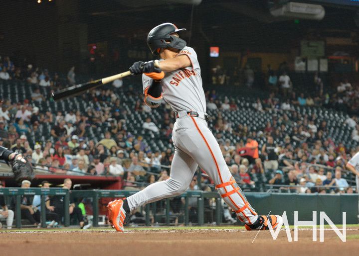 (이정후의 타격모습)