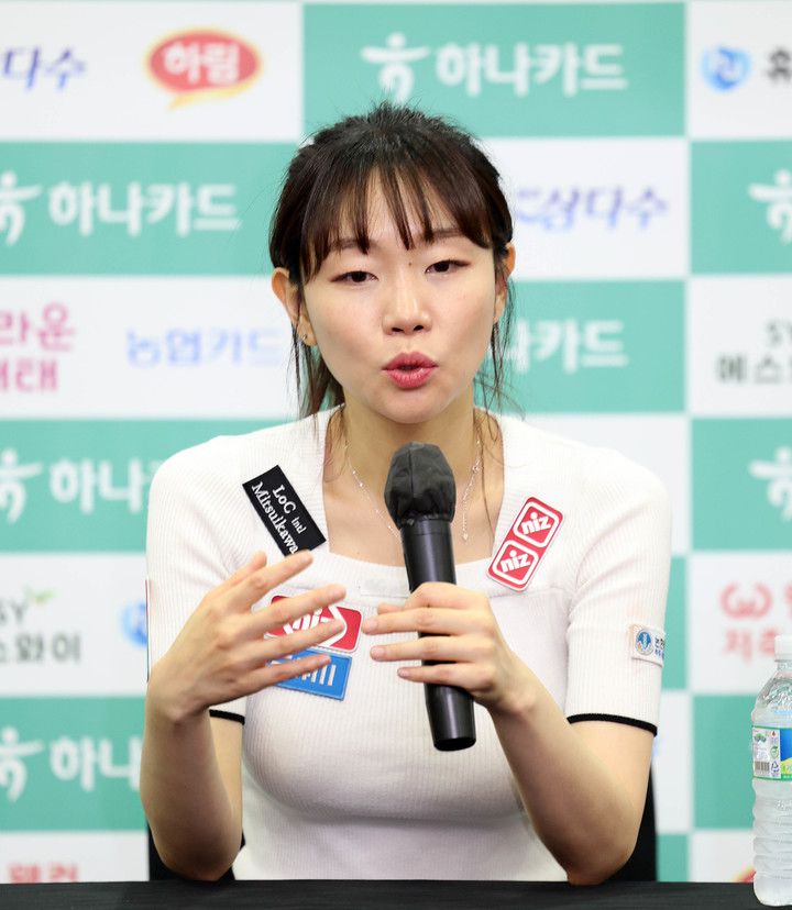 경기 후 인터뷰하는 김보라