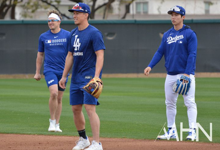 (좌측부터 키케 에르난데스, 토미 에드먼 그리고 김혜성)