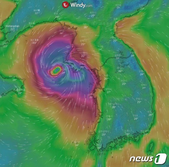 체코 기반 민간 기상업체 '윈디'(Windy)가 예상한 27일 오전 2시께 태풍위치 © 뉴스1 황덕현 기자 /사진=뉴스1