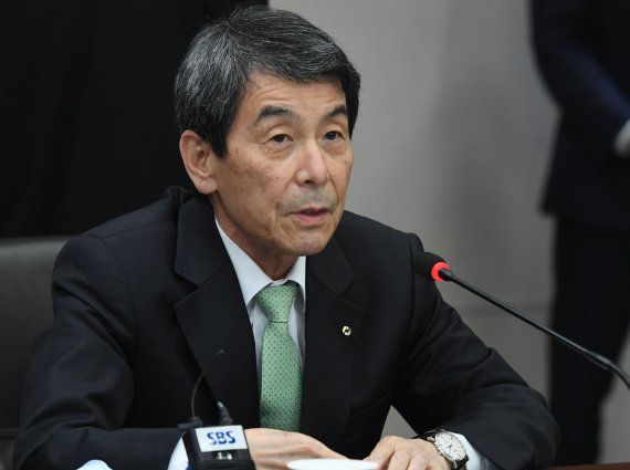 이동걸 산업은행 회장                                    정몽규 HDC그룹 회장