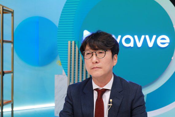 이태현 웨이브 대표가 28일 온라인 기자간담회를 진행하고 있다. 웨이브 제공