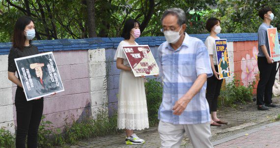 의사 파업 당시 서울 동작구 흑석역 앞에서 의사 파업에 호응한 중앙대학교 의대생들이 침묵 시위를 벌이고 있다. 사진=박범준 기자