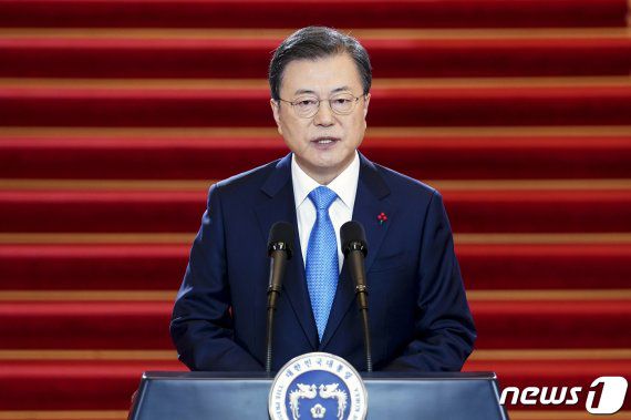 문재인 대통령이 11일 오전 청와대 본관에서 새해 국정운영 방향을 담은 신년사를 발표하고 있다. /사진=뉴스1
