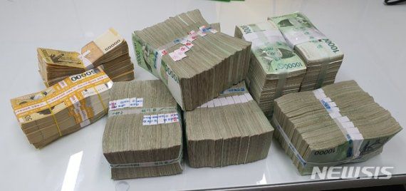 새해 첫 전북지역 아너소사이어티 회원은 '김달봉'이라는 이름을 남긴 익명의 기부자인 것으로 확인됐다. 기부금 1억2000만원.(사진=전북사회복지공동모금회 제공) /사진=뉴시스