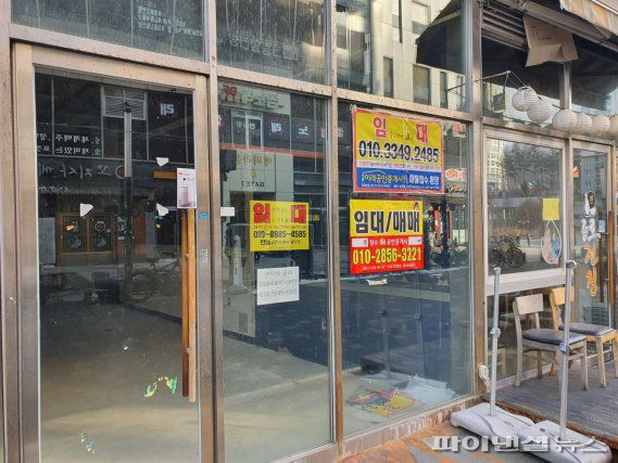 자영업자 폐업으로 텅 빈 세종시 도담동 상가 1층. /사진=김용훈 기자