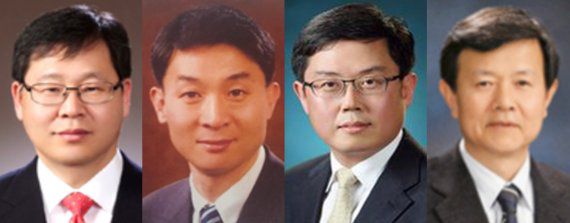 문재인 대통령은 30일 신임 대통령비서실 경제수석 등 차관급 4명에 대한 인사를 단행했다. 왼쪽부터 안일환 신임 경제수석, 이억원 신임 기획재정부 제1차관, 안도걸 신임 기획재정부 제2차관, 김인걸 신임 국사편찬위원장. (청와대 제공) 2021.3.30/뉴스1 © News1 유승관 기자 /사진=뉴스1