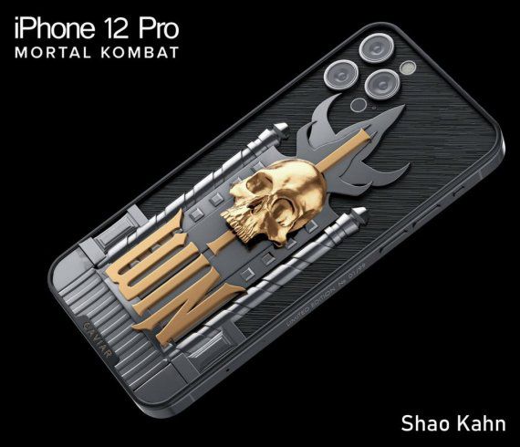 출처=레츠고디지털         아이폰 12 프로 샹청에는 "You Soul is Mine"이라는 문구가 어둠 속에서도 빛나는 소재로 새겨져 있다. 케이스는 4개의 고채도 에메랄드로 장식돼 액세서리에 고급 스러움과 신비함을 더하는 모습이다. 아이폰 12 프로 샹청의 가격은 128GB 모델의 경우 6600달러(한화 약 747만원) 부터 시작되며 256GB 및 512GB 메모리를 선택할 수 있다. 아이폰 12 프로 맥스는 7140달러(한화 약 808만원) 부터 시작한다.                           출처=레츠고디지털