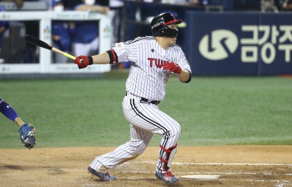 LG 김현수의 100억 원 짜리 스윙. /사진=뉴시스화상