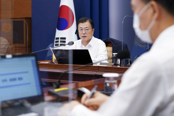 [서울=뉴시스] 문재인 대통령이 26일 청와대에서 열린 수석·보좌관회의에서 발언을 하고 있다. (사진=청와대 제공) 2021.07.26. photo@newsis.com *재판매 및 DB 금지 <저작권자ⓒ 공감언론 뉴시스통신사. 무단전재-재배포 금지.> /사진=뉴시스화상