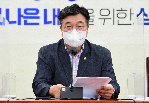 윤호중 더불어민주당 원내대표가 29일 서울 여의도 국회에서 열린 정책조정회의에서 발언하고 있다. (공동취재사진)