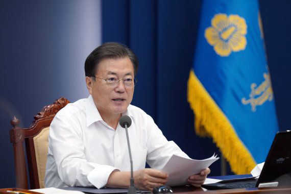 [서울=뉴시스] 문재인 대통령이 2일 청와대에서 열린 수석·보좌관회의에서 발언하고 있다. (사진=청와대 제공) 2021.08.02. photo@newsis.com *재판매 및 DB 금지 <저작권자ⓒ 공감언론 뉴시스통신사. 무단전재-재배포 금지.> /사진=뉴시스화상