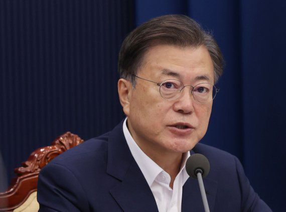 [서울=뉴시스]김진아 기자 = 문재인 대통령이 6일 청와대에서 열린 국무회의에서 발언하고 있다. 2021.07.06. bluesoda@newsis.com <저작권자ⓒ 공감언론 뉴시스통신사. 무단전재-재배포 금지.> /사진=뉴시스화상