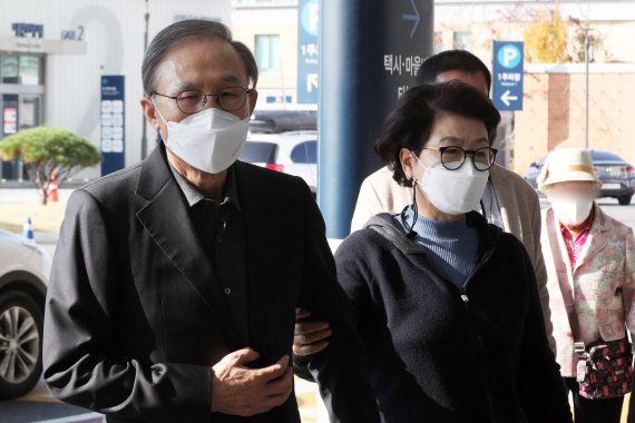 이명박 전 대통령과 부인인 김윤옥 여사. /사진=뉴스1