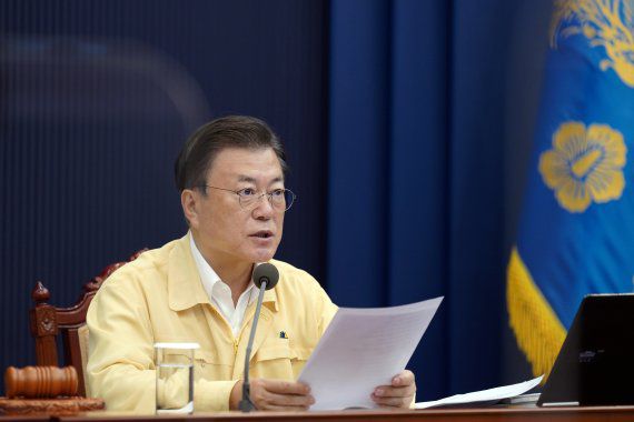 [서울=뉴시스] 전진환 기자 = 문재인 대통령이 31일 오전 청와대 여민관 영상회의실에서 열린 국무회의(영상)에 참석해 발언하고 있다. 2021.08.31. amin2@newsis.com <저작권자ⓒ 공감언론 뉴시스통신사. 무단전재-재배포 금지.> /사진=뉴시스화상