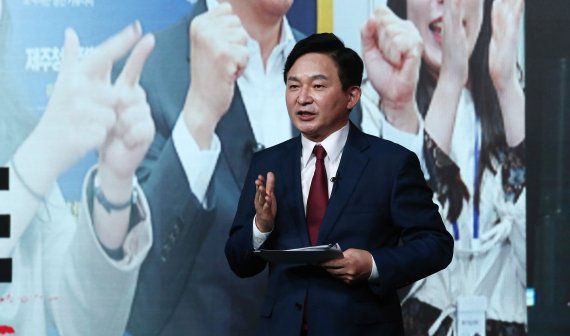 원희룡 국민의힘 대선 예비후보가 7일 서울 강서구 마곡동 ASSA빌딩 방송스튜디오에서 국민의힘 '제20대 대통령후보 1차 경선 후보자 3대 정책공약 발표회'에서 공약발표를 하고 있다. 사진=뉴스1                                    원희룡 원팀캠프 박용찬 수석대변인